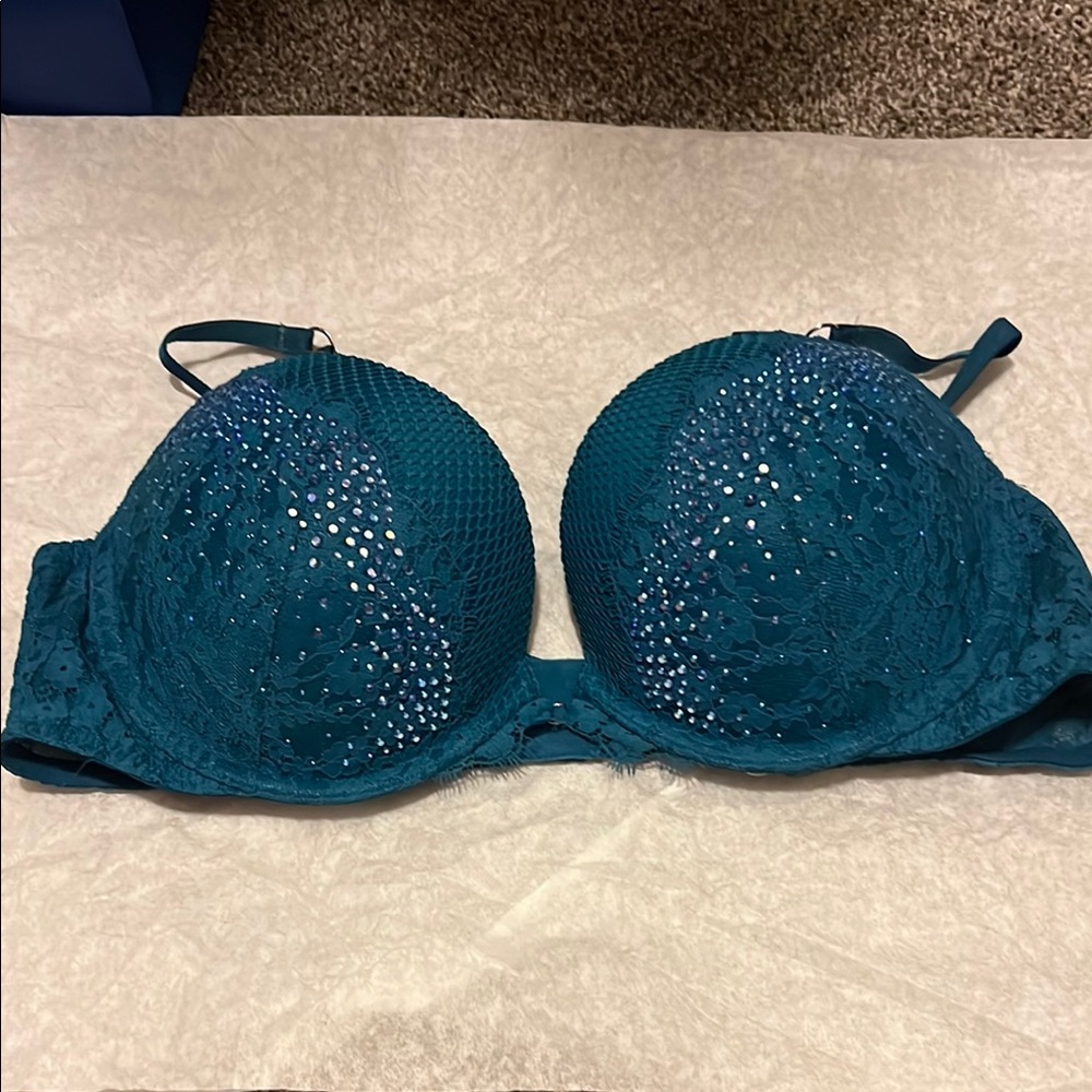 Victoria’s Secret very sexy push up 38b Elegant Teal Lace Bra